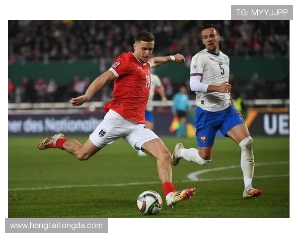 周五足球热战中国队迎战塞尔维亚队展现激情与实力的较量 周五足球热战中国队迎战塞尔维亚队展现激情与实力的较量